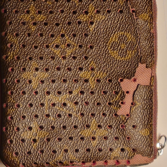 LOUIS VUITTON Monogram Perfo Pochette Plat Pouch Fuchsia M95219 LV (Pre Owned) - Picture 5 of 5